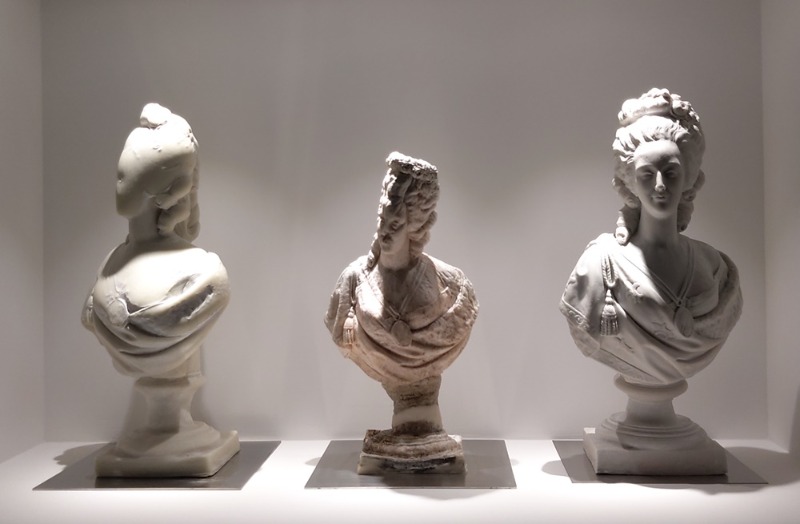 신미경,로맨틱조각시리즈,2022~23,비누,각65x24cm.jpg
