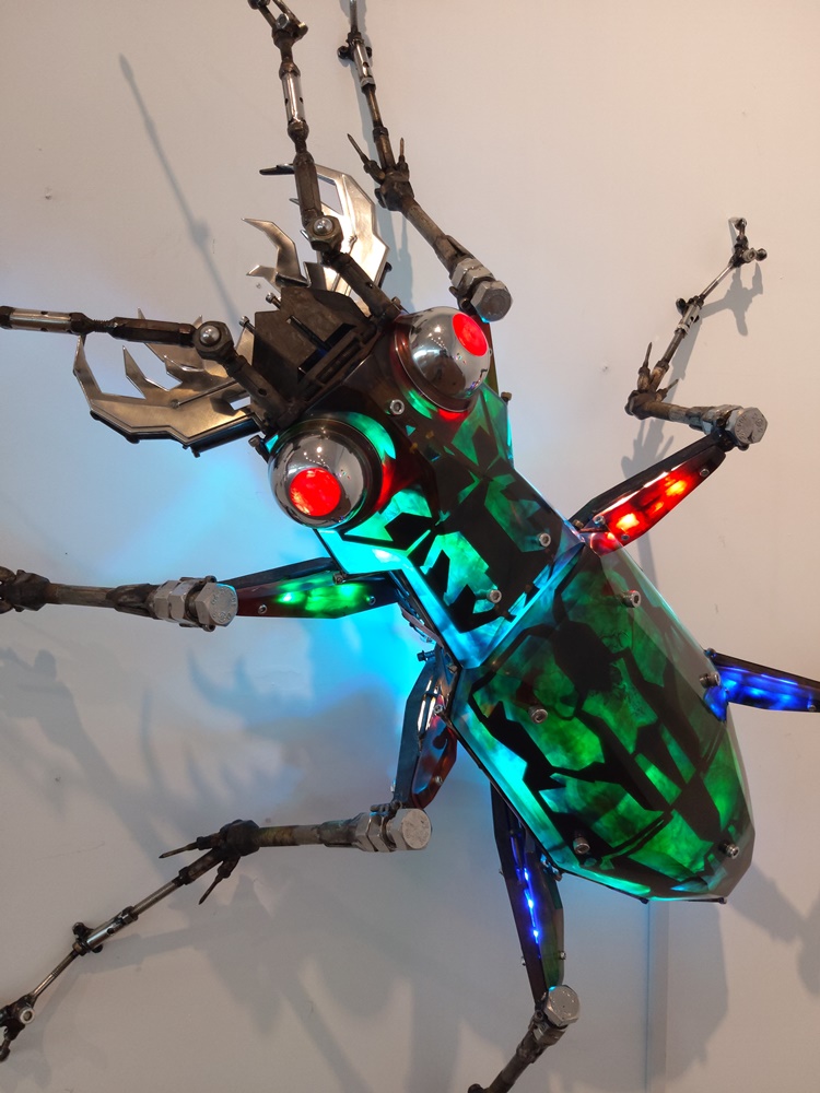 김숙빈.길잎잡이,길을찾아라,2025,크리스탈레진,오브제,LED.jpg
