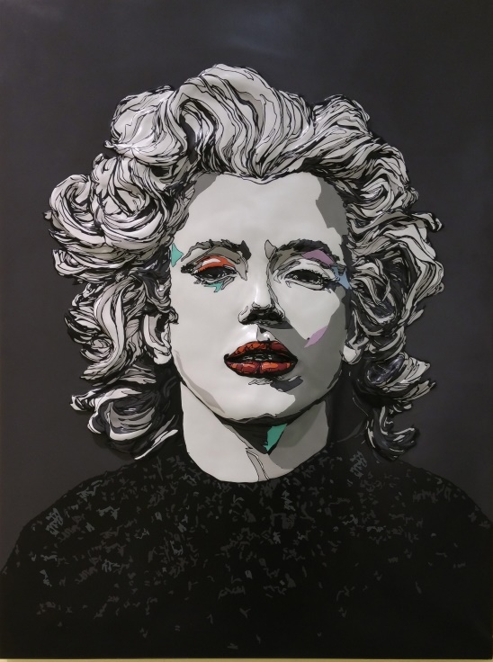배수민 <마밀린_먼로>, 2014, 합성수지에 우레탄도장, 커팅필름, 133x100cm