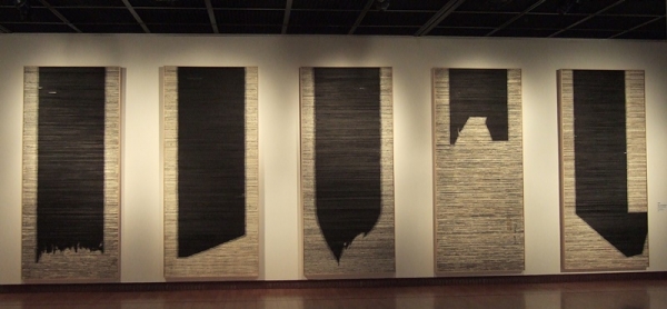 정광희 &lt;아는 것 잊어버리기&gt;, 2011, 한지에 수묵, 꼴라쥬, 각 290x130cm