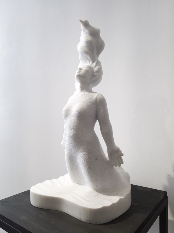 바다(정진영) <바다가 되고 싶었다>, 2024, 대리석, 35x35x65cm