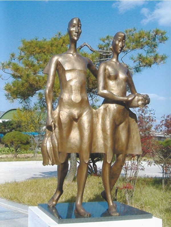 김왕현 &lt;내고향 섬마을 이야기&gt;, 2007, 청동, 120x45x155cm (2)