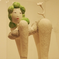 문옥자 <점례의 초상-애완녀>, 2013, 지점토에 채색, 31x18x39cm